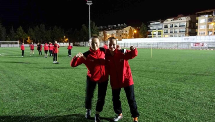 Burdur Gençlik ve Spor Kadın Futbol Takımı, 3. Lig maçlarına hazırlanıyor