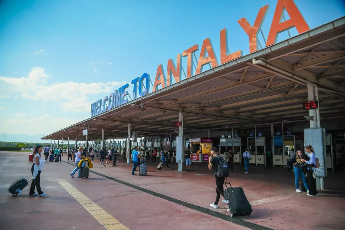 Antalya, 2024’te Tarihi Turist Rekoru Kırdı