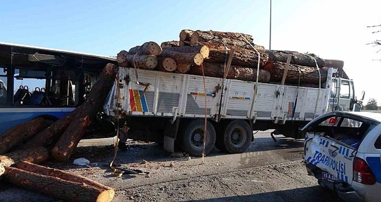 Kahramanmaraş’ta korkunç kaza: 11 kişi yaralandı